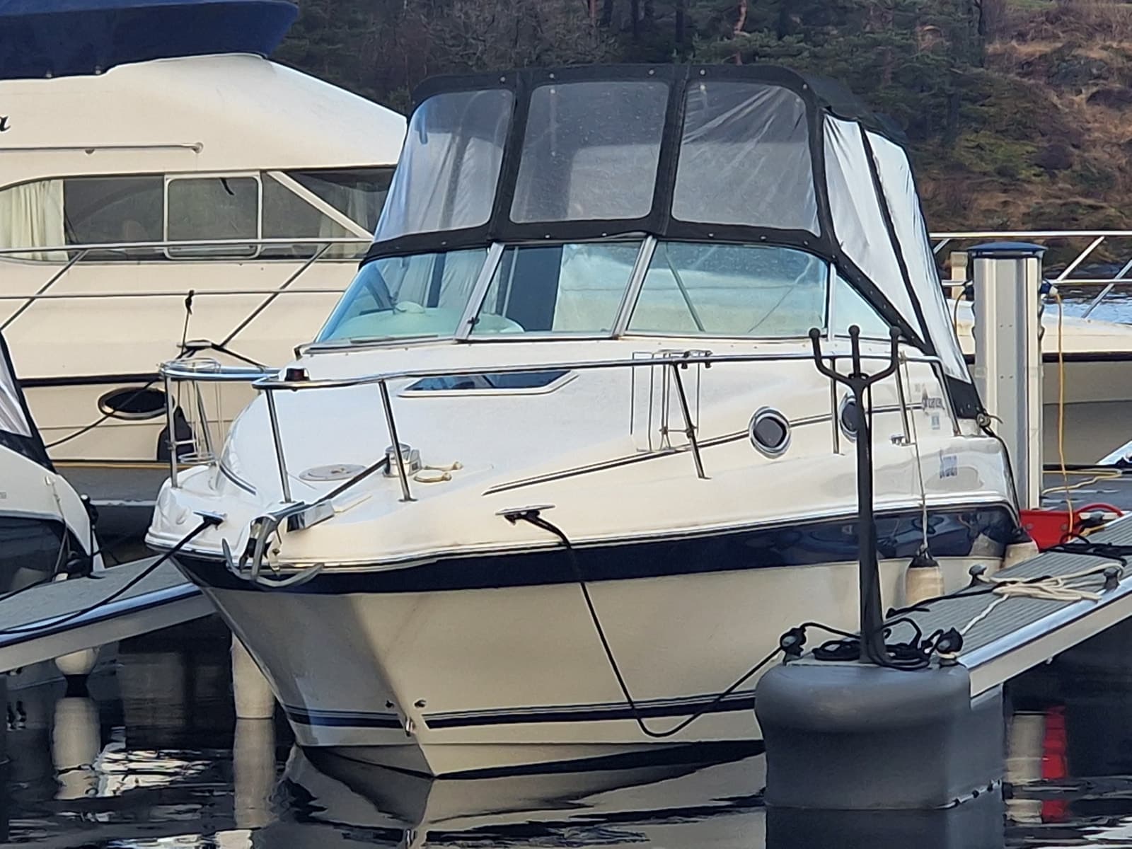 BM-125 Sea Ray 250DA m/Mercruiser 4.2 disel 220 hk. Bravo 2 Hekk aggregat - thumbnail 21