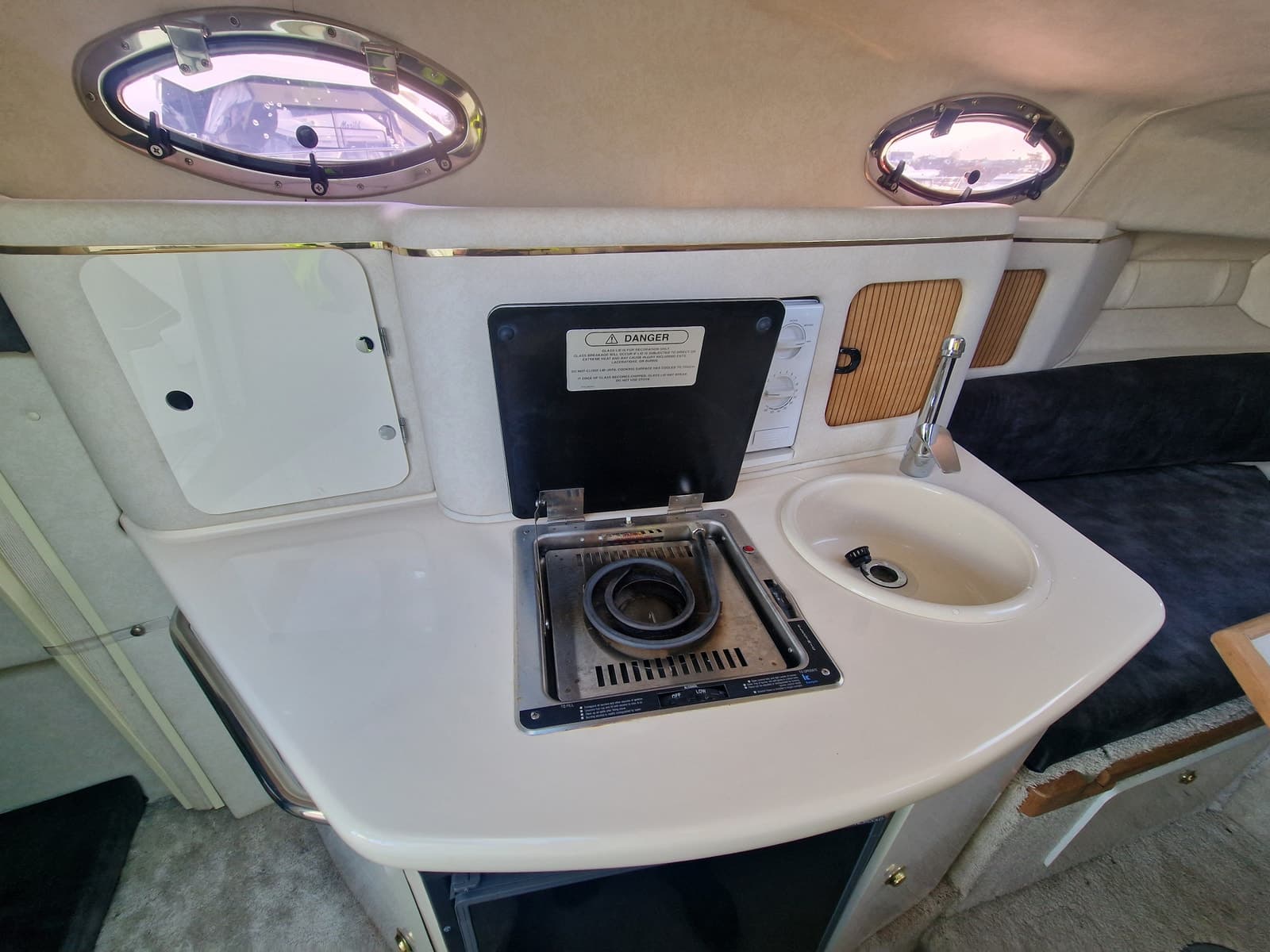 BM-125 Sea Ray 250DA m/Mercruiser 4.2 disel 220 hk. Bravo 2 Hekk aggregat - thumbnail 18