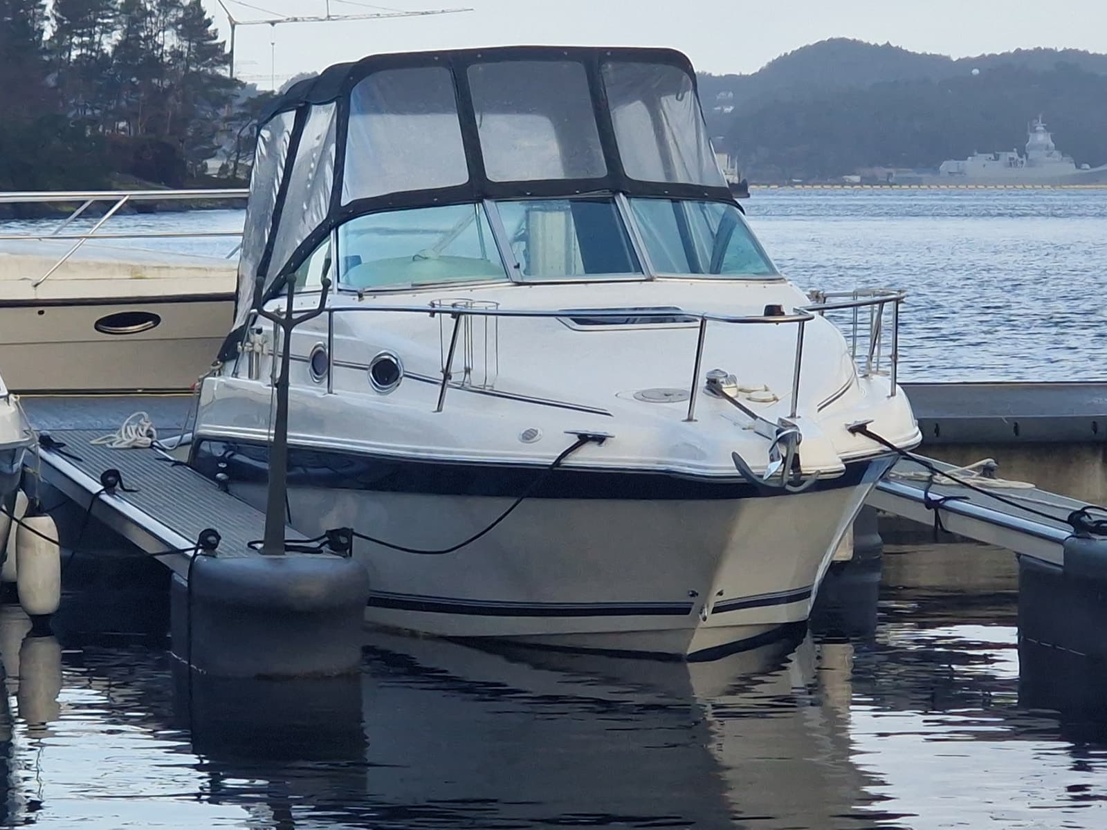 BM-125 Sea Ray 250DA m/Mercruiser 4.2 disel 220 hk. Bravo 2 Hekk aggregat - thumbnail 23