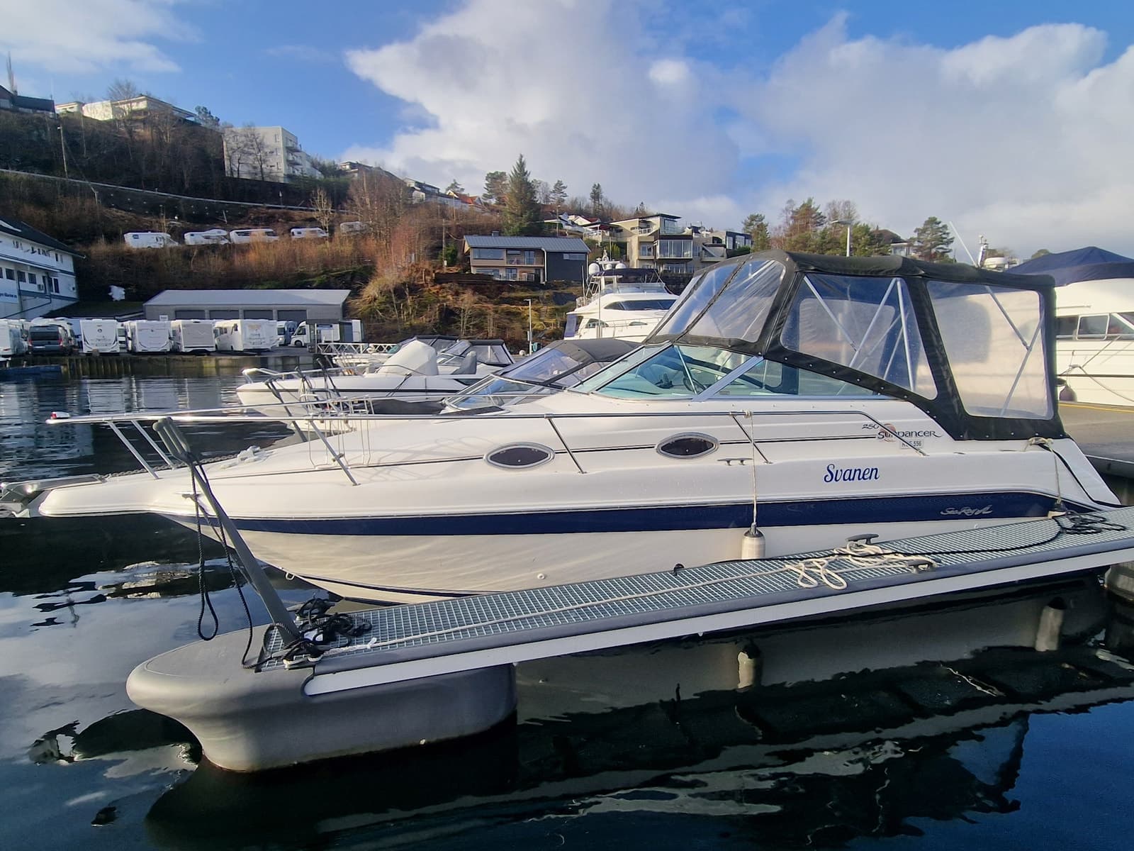 BM-125 Sea Ray 250DA m/Mercruiser 4.2 disel 220 hk. Bravo 2 Hekk aggregat - thumbnail 20