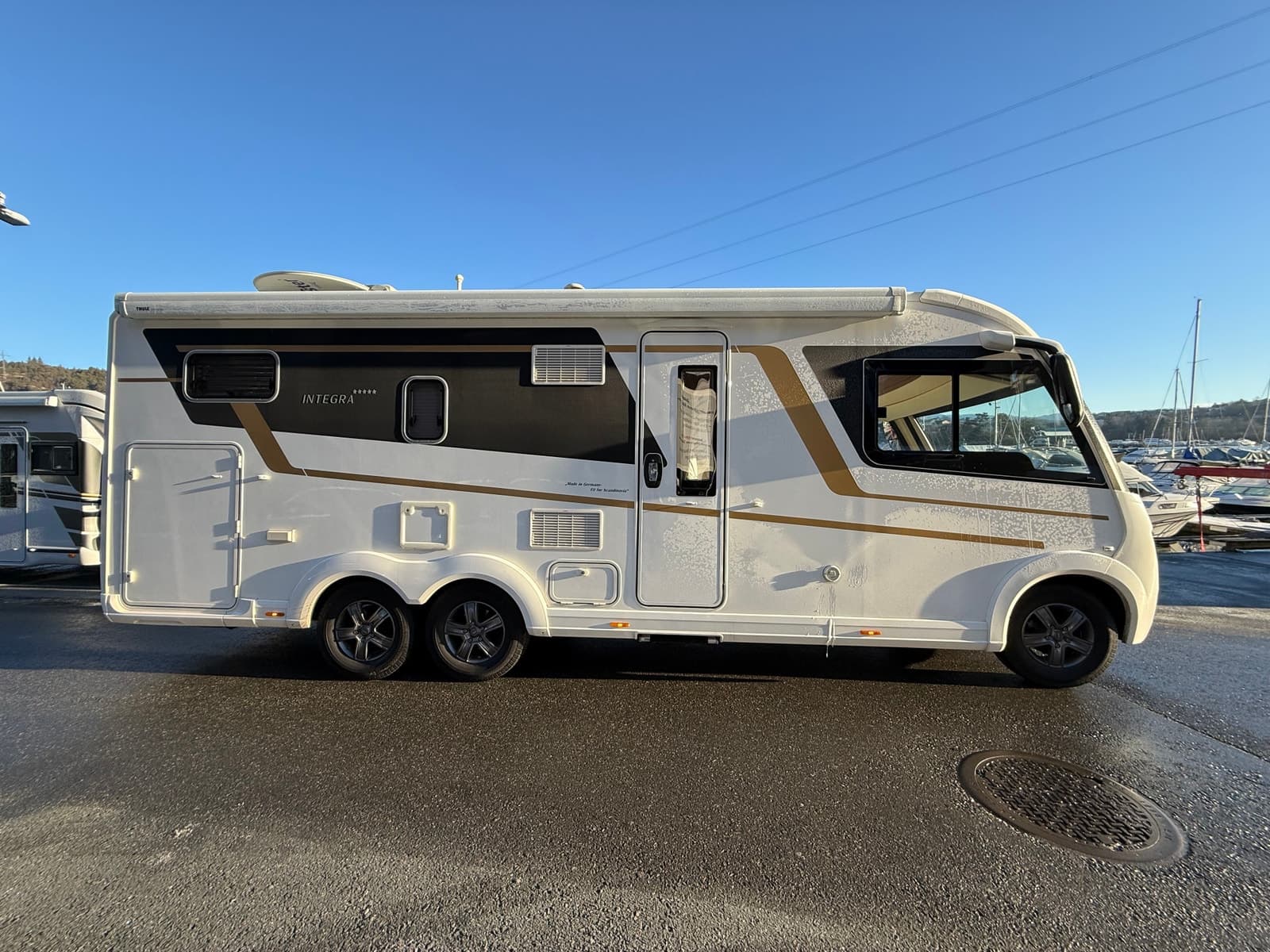 Eura Mobil Rentekampanje 1,99% i 3 år! | 6792,- pr mnd | 760 EB | 3 akslet | Inverter | 2 x lithium | 2 x solcelle - thumbnail 3