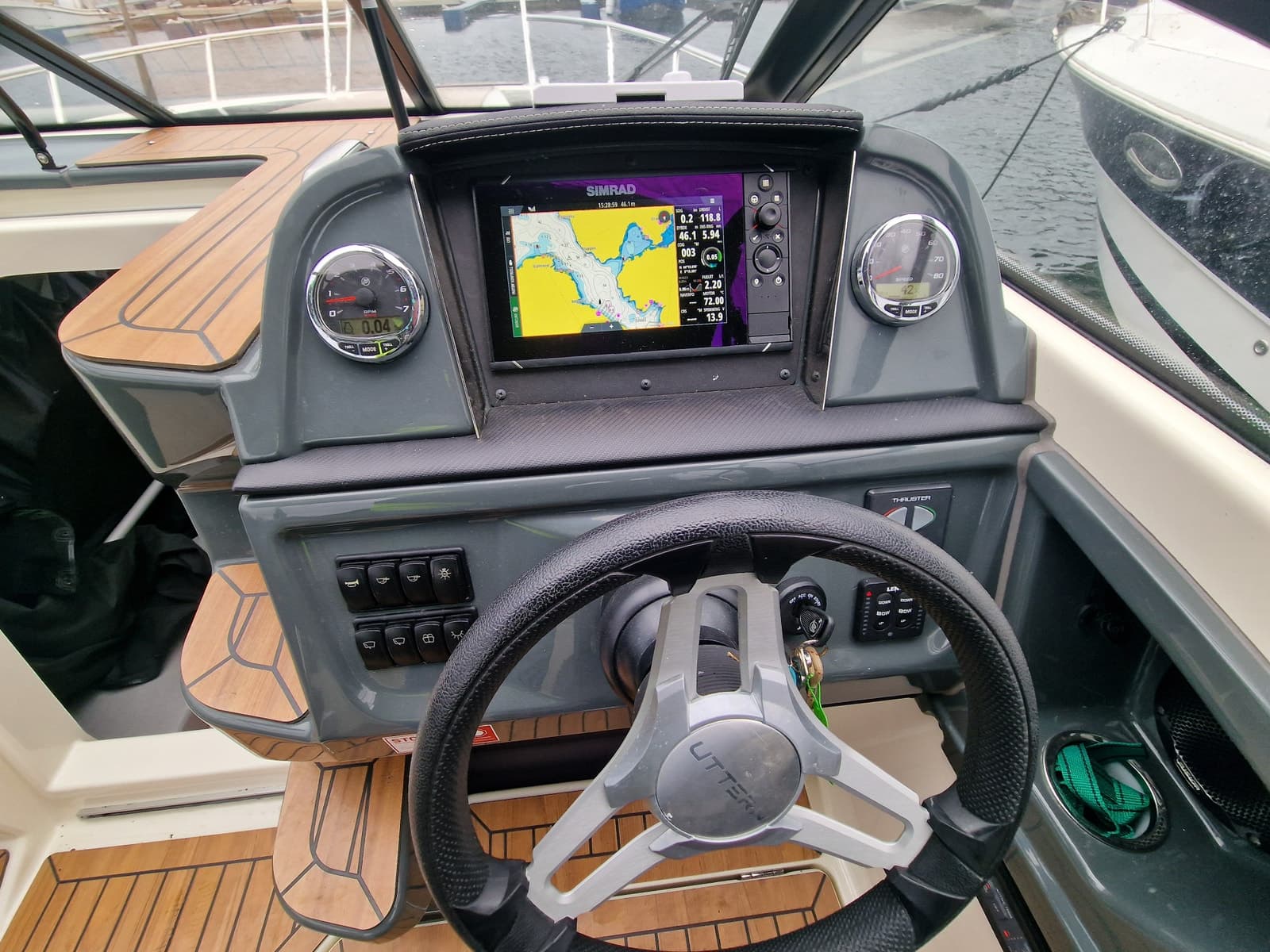 BM-136 UTTERN D70 m/ V6 200 HK Mercury-Klar til bruk !!! - thumbnail 14