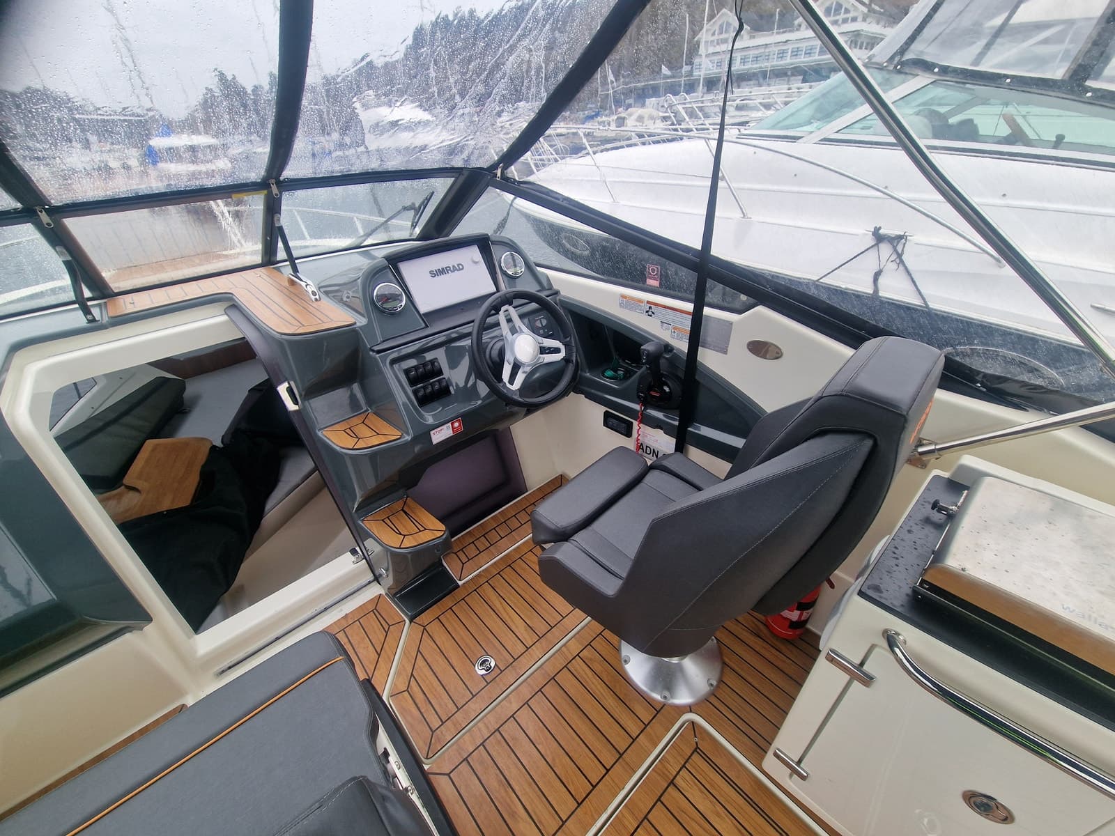 BM-136 UTTERN D70 m/ V6 200 HK Mercury-Klar til bruk !!! - thumbnail 21
