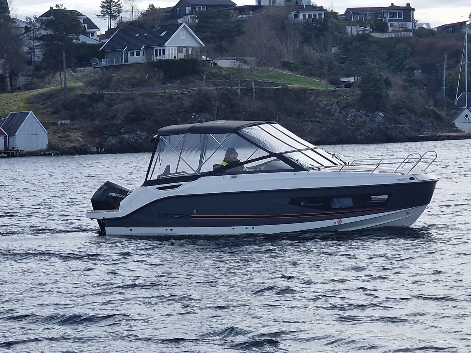 BM-136 UTTERN D70 m/ V6 200 HK Mercury-Klar til bruk !!! - thumbnail 37