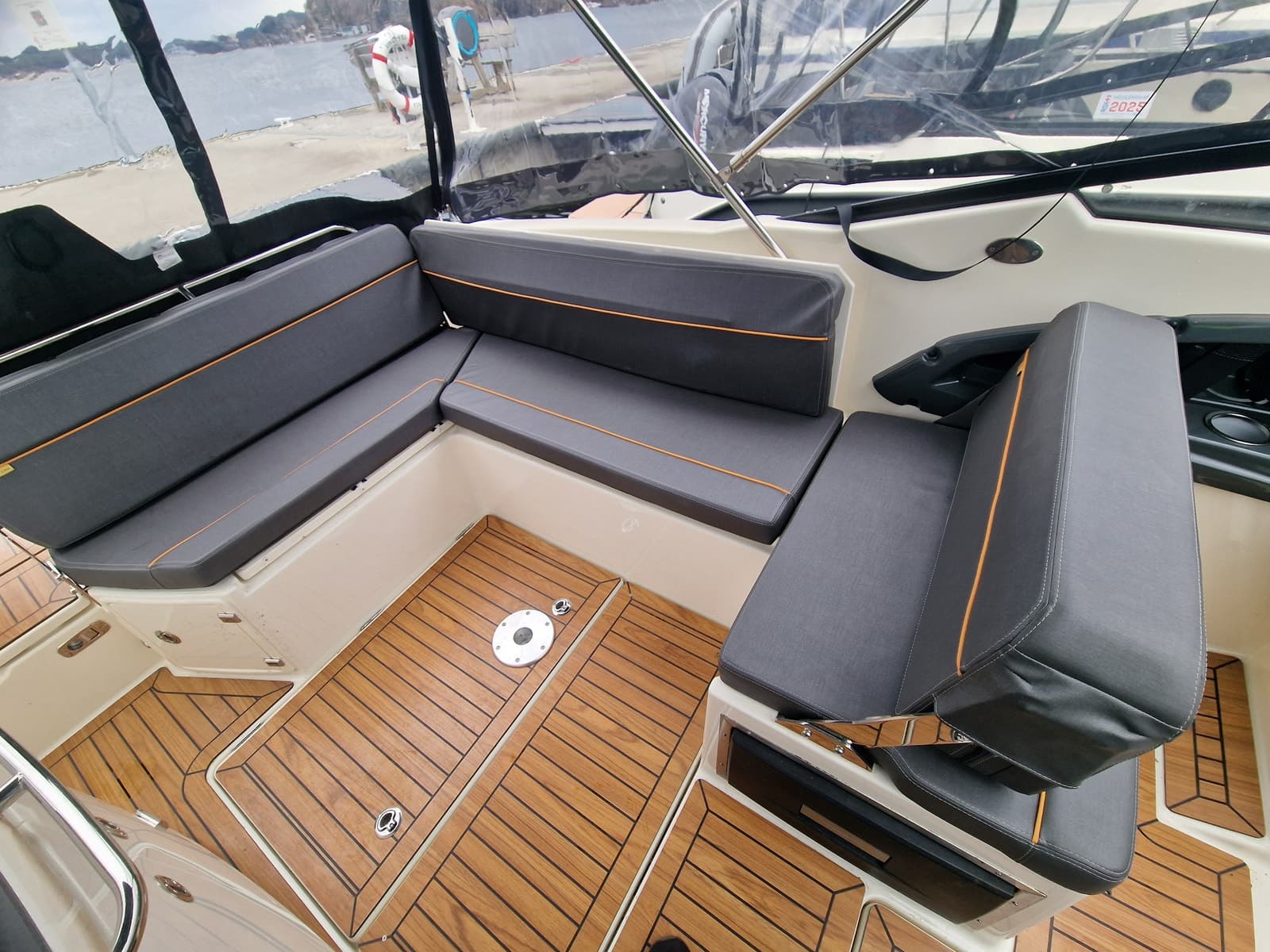 BM-136 UTTERN D70 m/ V6 200 HK Mercury-Klar til bruk !!! - thumbnail 7