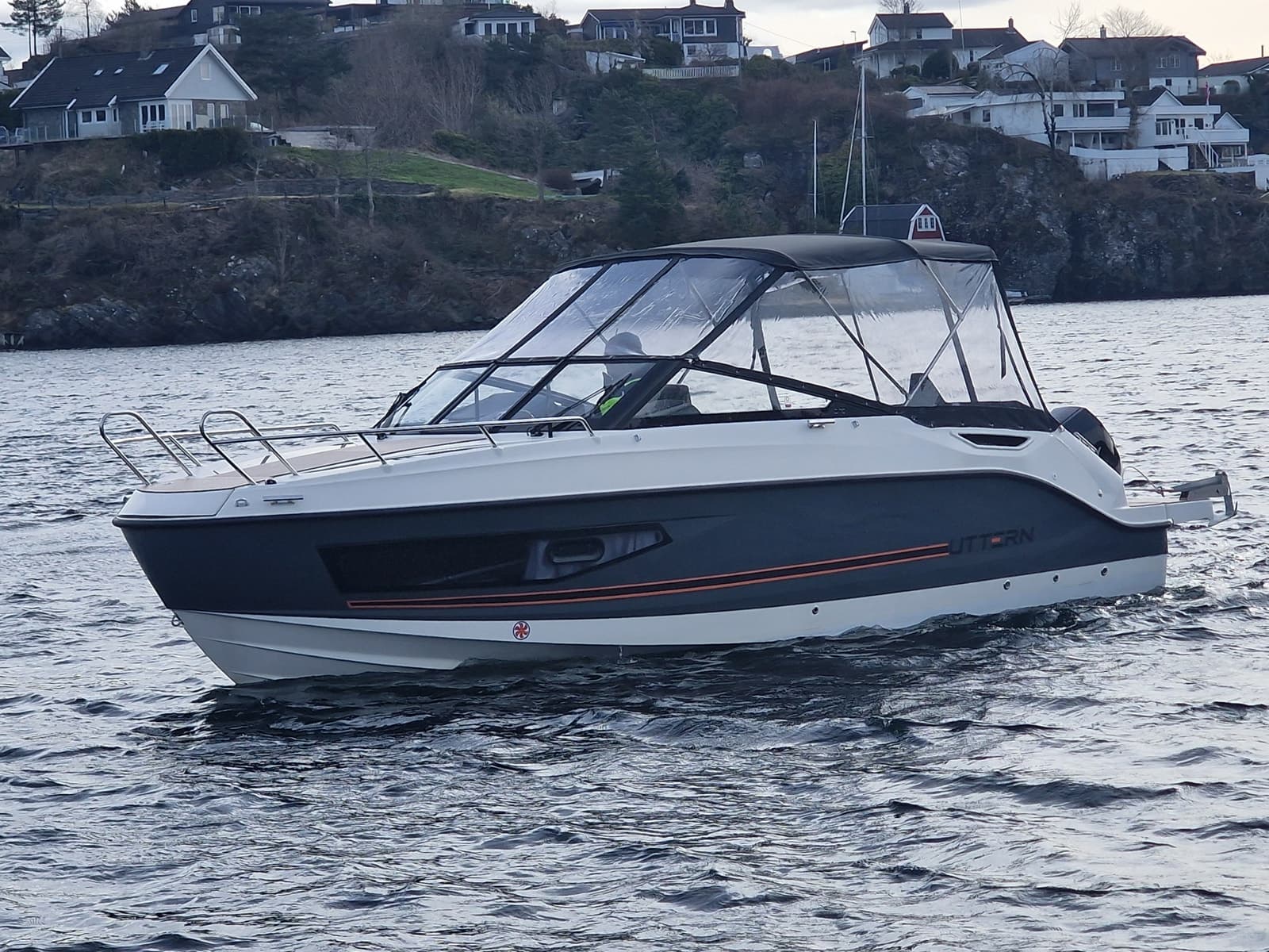 BM-136 UTTERN D70 m/ V6 200 HK Mercury-Klar til bruk !!! - thumbnail 5