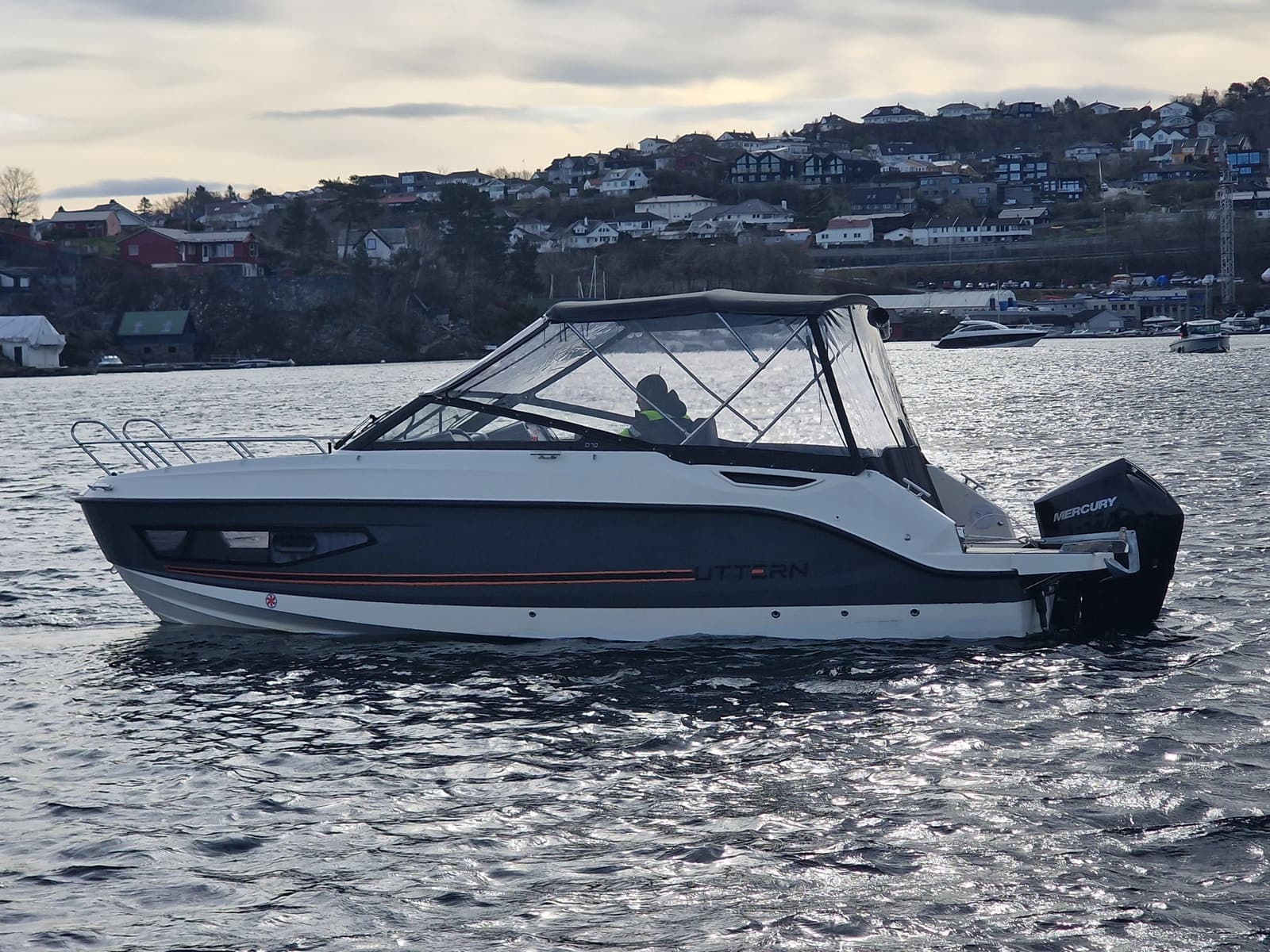 BM-136 UTTERN D70 m/ V6 200 HK Mercury-Klar til bruk !!! - thumbnail 34