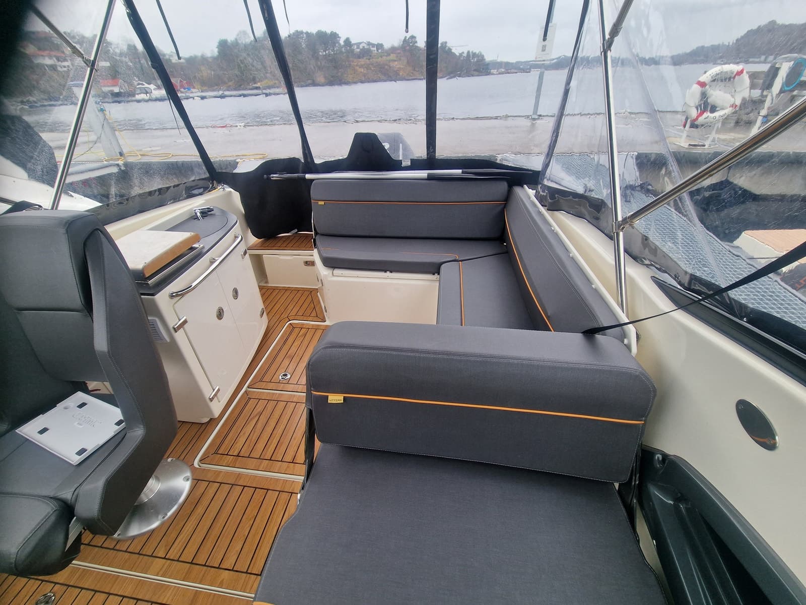 BM-136 UTTERN D70 m/ V6 200 HK Mercury-Klar til bruk !!! - thumbnail 20