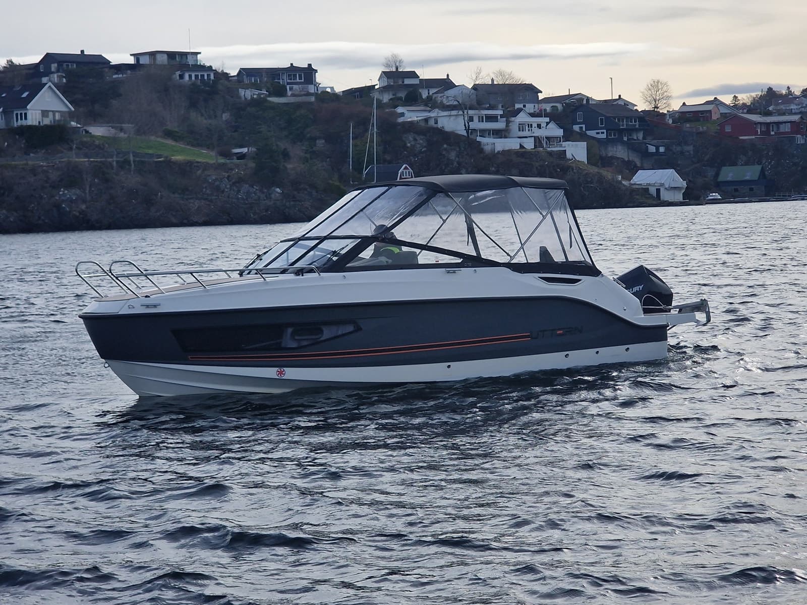 BM-136 UTTERN D70 m/ V6 200 HK Mercury-Klar til bruk !!! - thumbnail 33