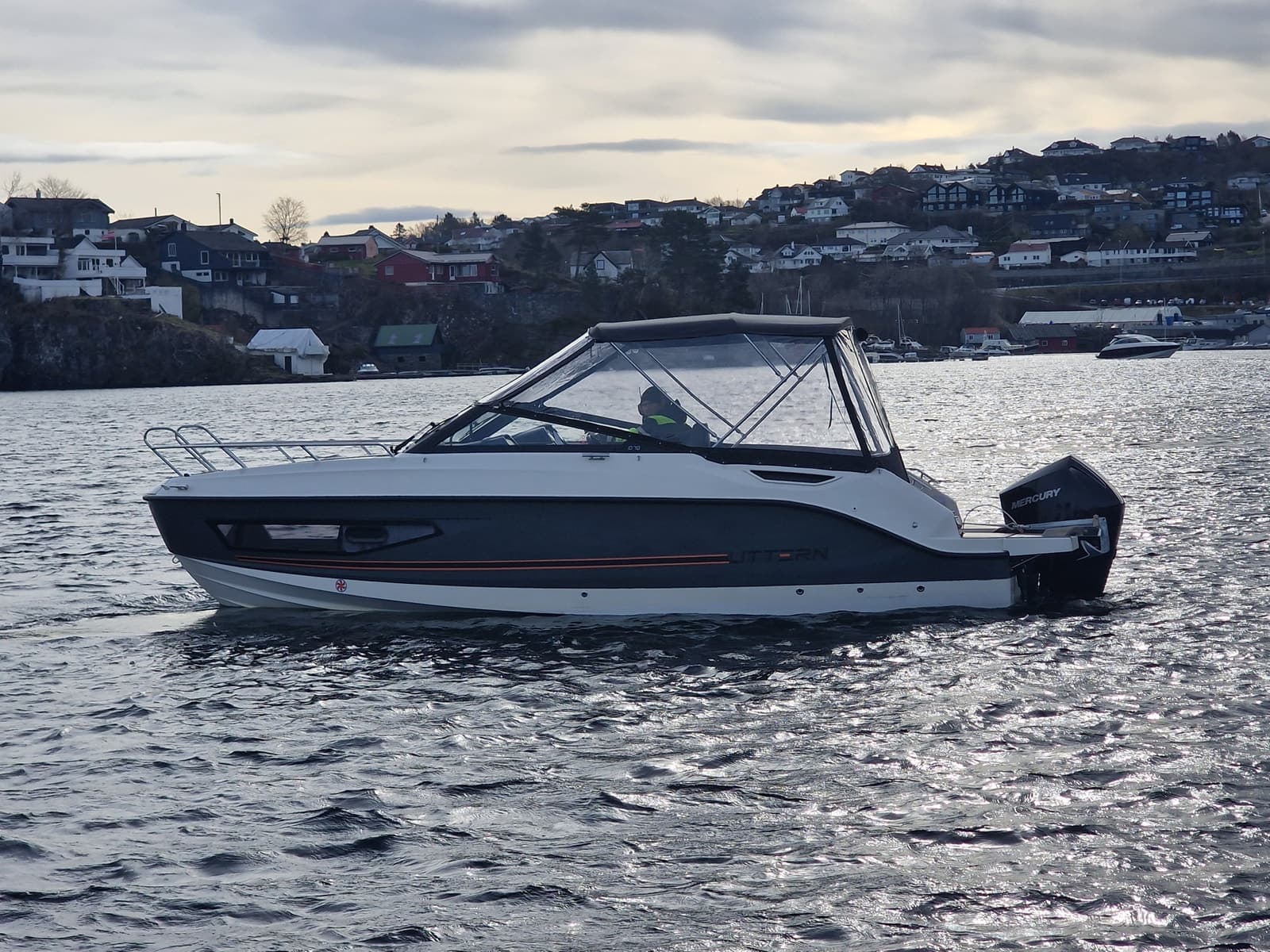BM-136 UTTERN D70 m/ V6 200 HK Mercury-Klar til bruk !!! - thumbnail 39