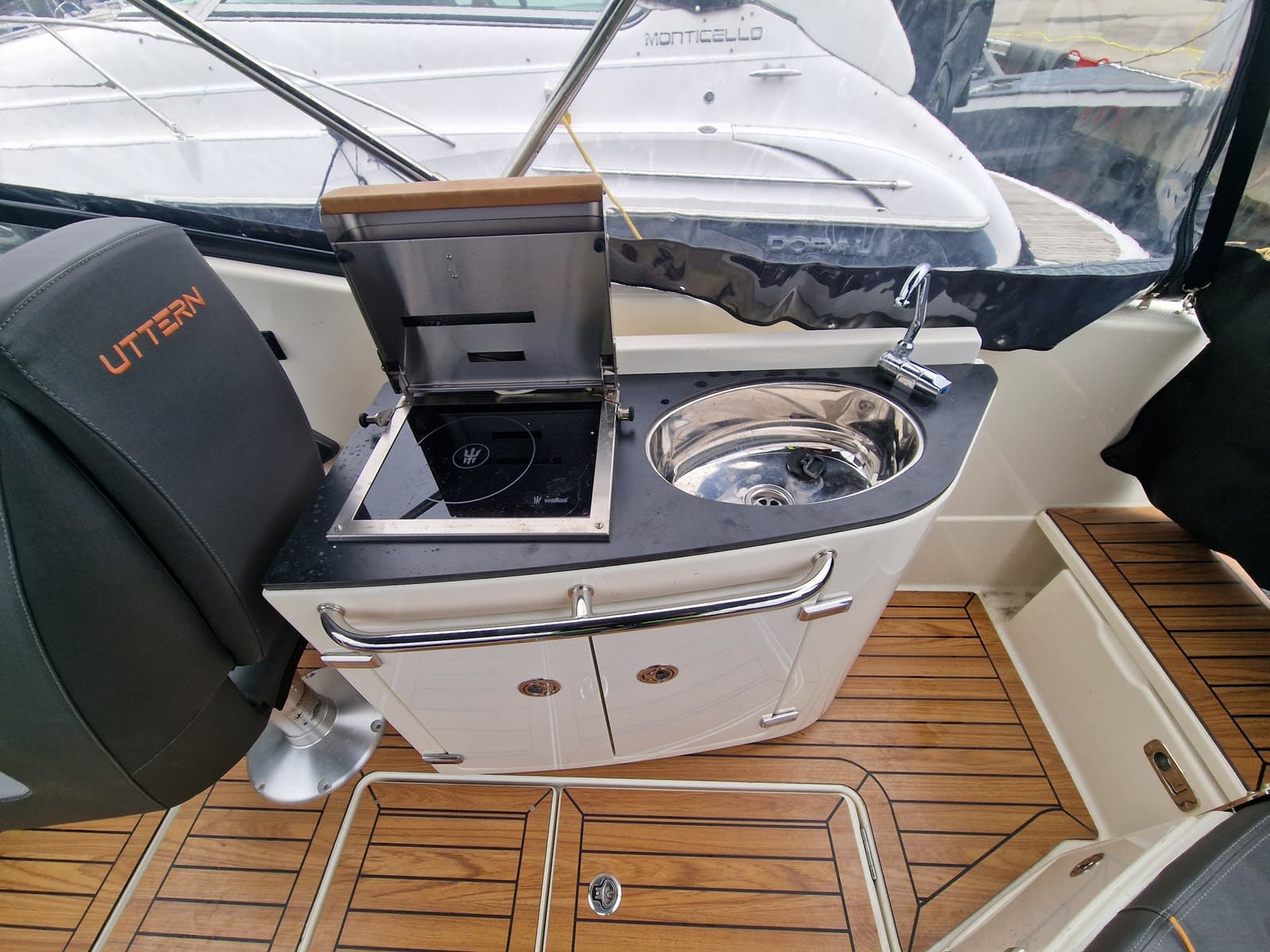 BM-136 UTTERN D70 m/ V6 200 HK Mercury-Klar til bruk !!! - thumbnail 23