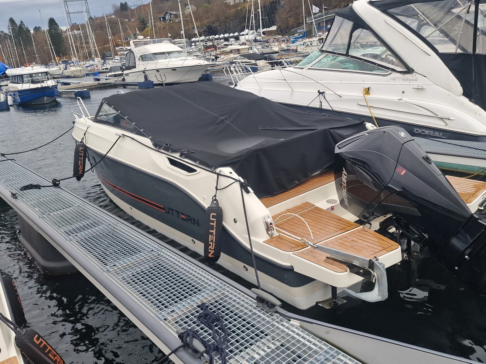 BM-136 UTTERN D70 m/ V6 200 HK Mercury-Klar til bruk !!! - thumbnail 46