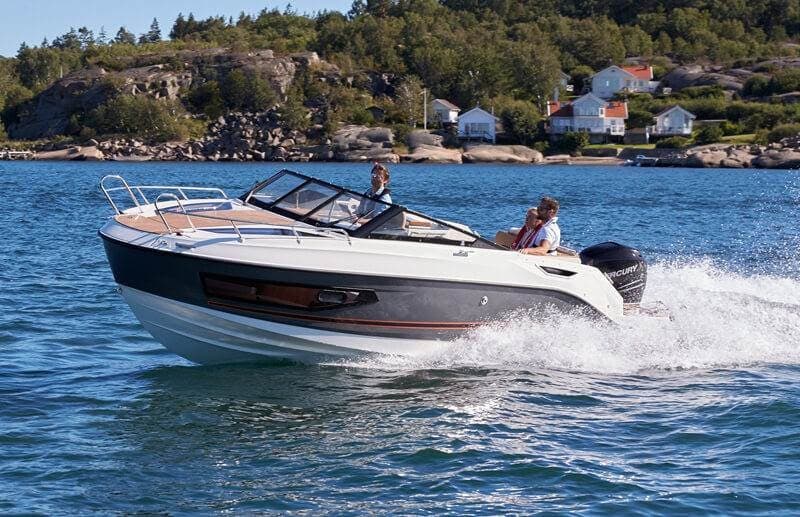 BM-136 UTTERN D70 m/ V6 200 HK Mercury-Klar til bruk !!!