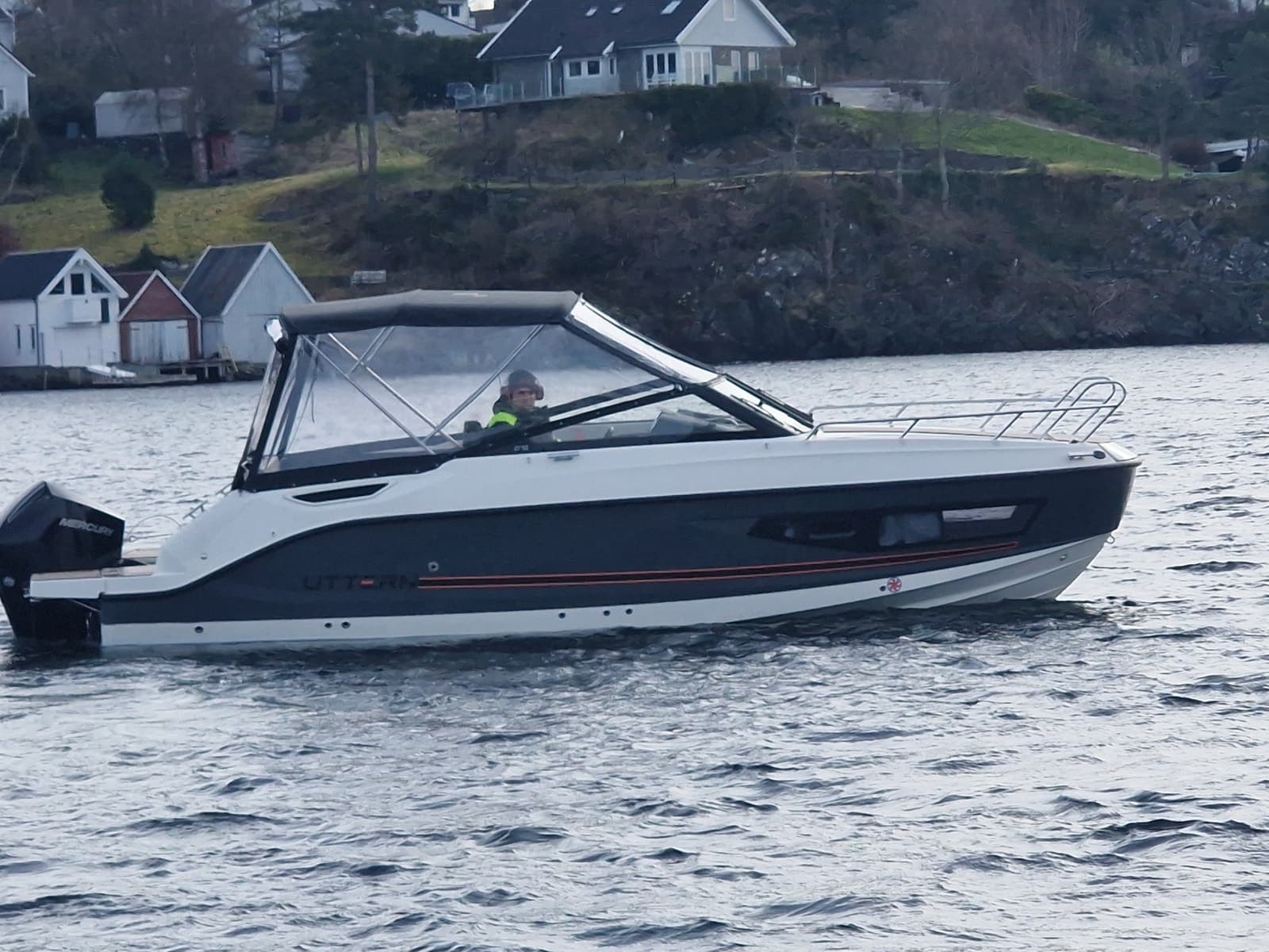 BM-136 UTTERN D70 m/ V6 200 HK Mercury-Klar til bruk !!! - thumbnail 30