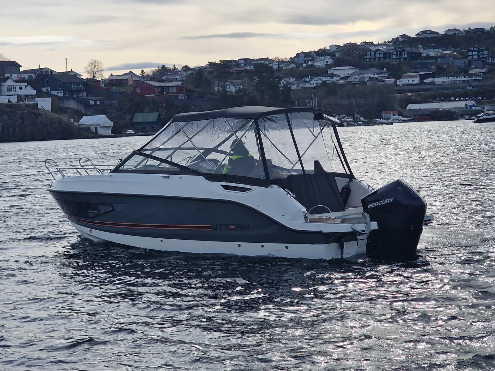 BM-136 UTTERN D70 m/ V6 200 HK Mercury-Klar til bruk !!! - thumbnail 36