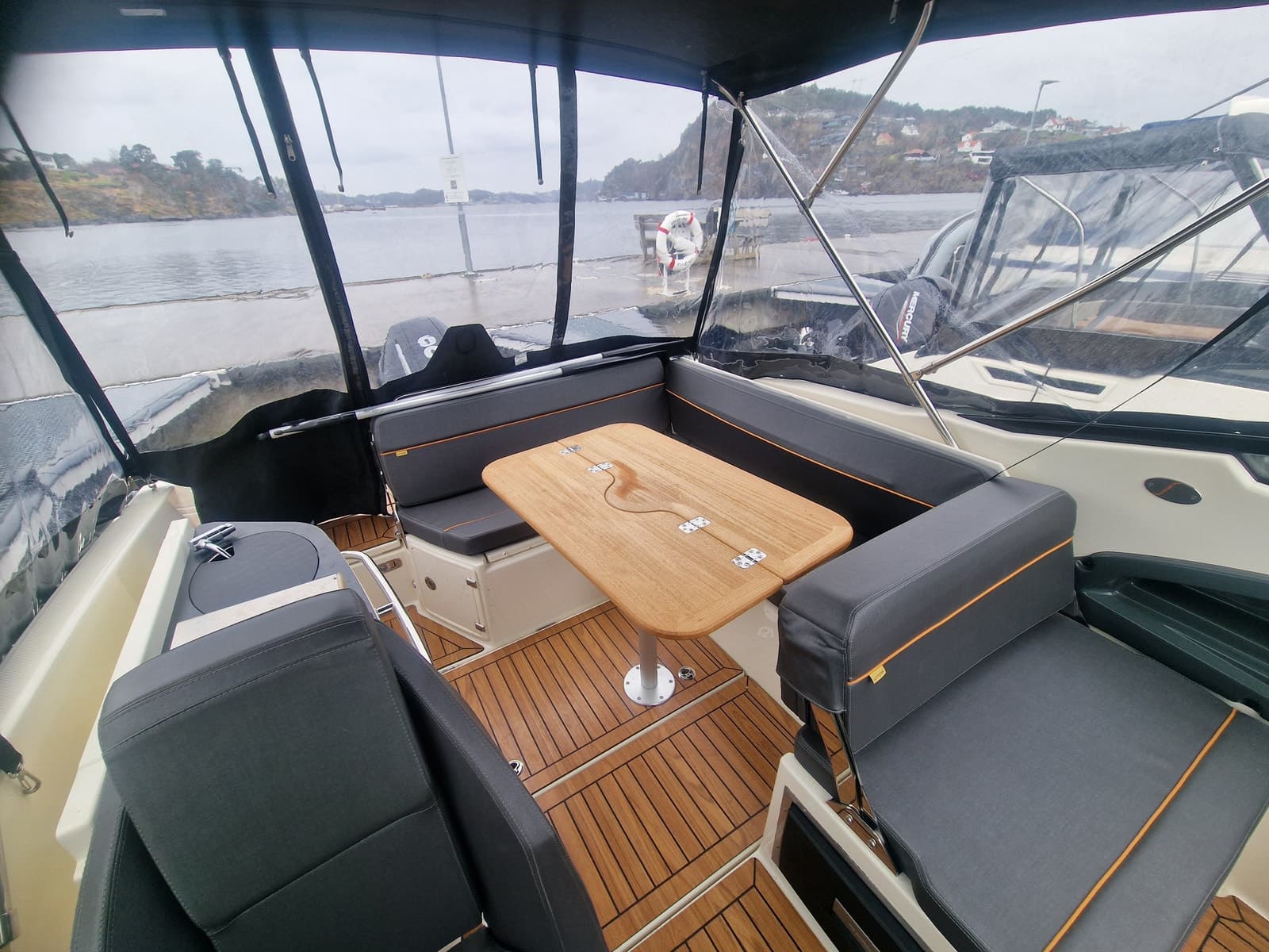 BM-136 UTTERN D70 m/ V6 200 HK Mercury-Klar til bruk !!! - thumbnail 9