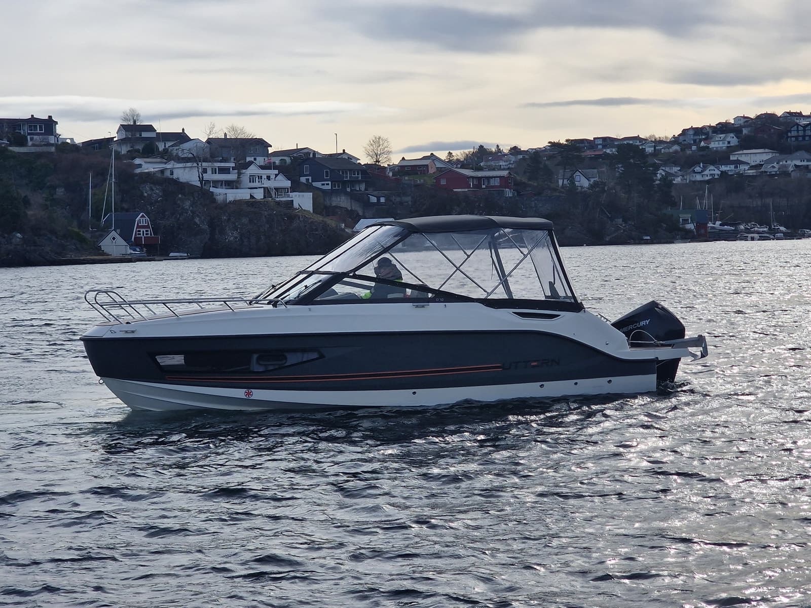 BM-136 UTTERN D70 m/ V6 200 HK Mercury-Klar til bruk !!! - thumbnail 32