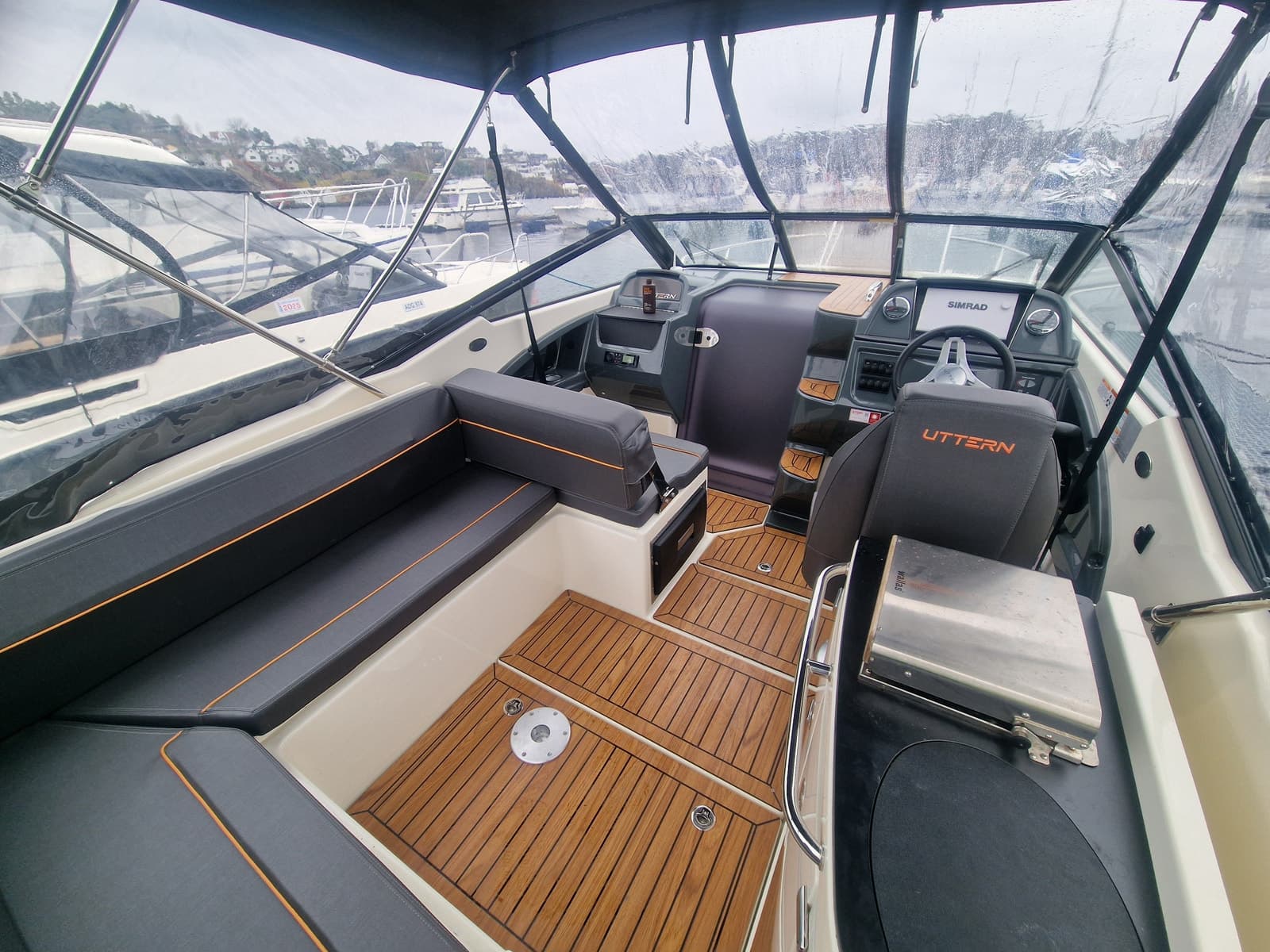 BM-136 UTTERN D70 m/ V6 200 HK Mercury-Klar til bruk !!! - thumbnail 6