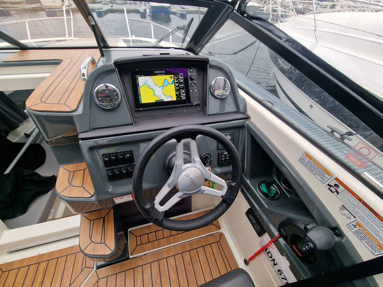 BM-136 UTTERN D70 m/ V6 200 HK Mercury-Klar til bruk !!! - thumbnail 13