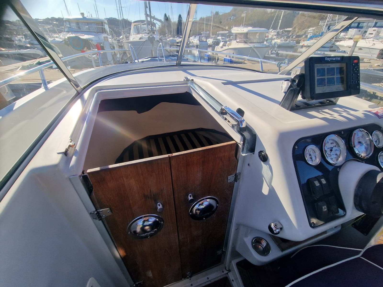 BM-140 Askeladden 645 Spider. Mercruiser 1,7 dti, klar for sesongen. - thumbnail 9