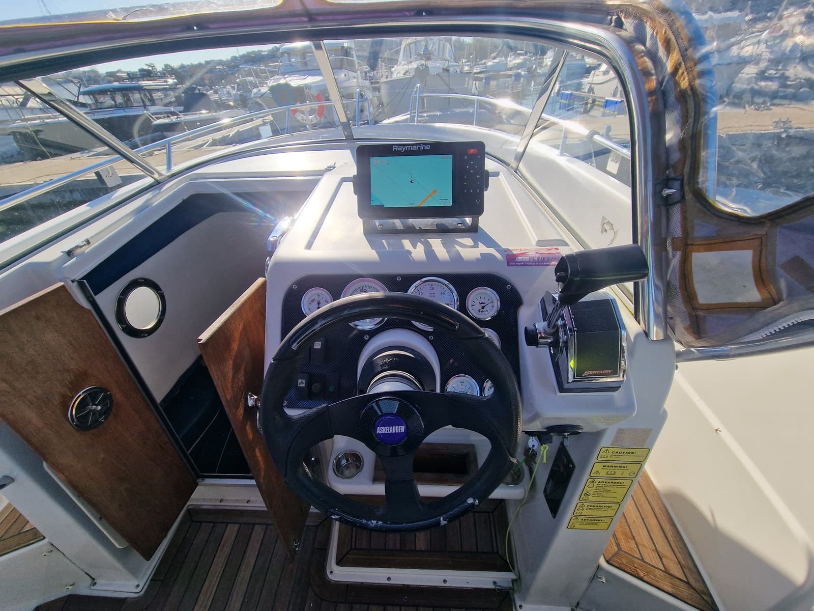 BM-140 Askeladden 645 Spider. Mercruiser 1,7 dti, klar for sesongen. - thumbnail 16