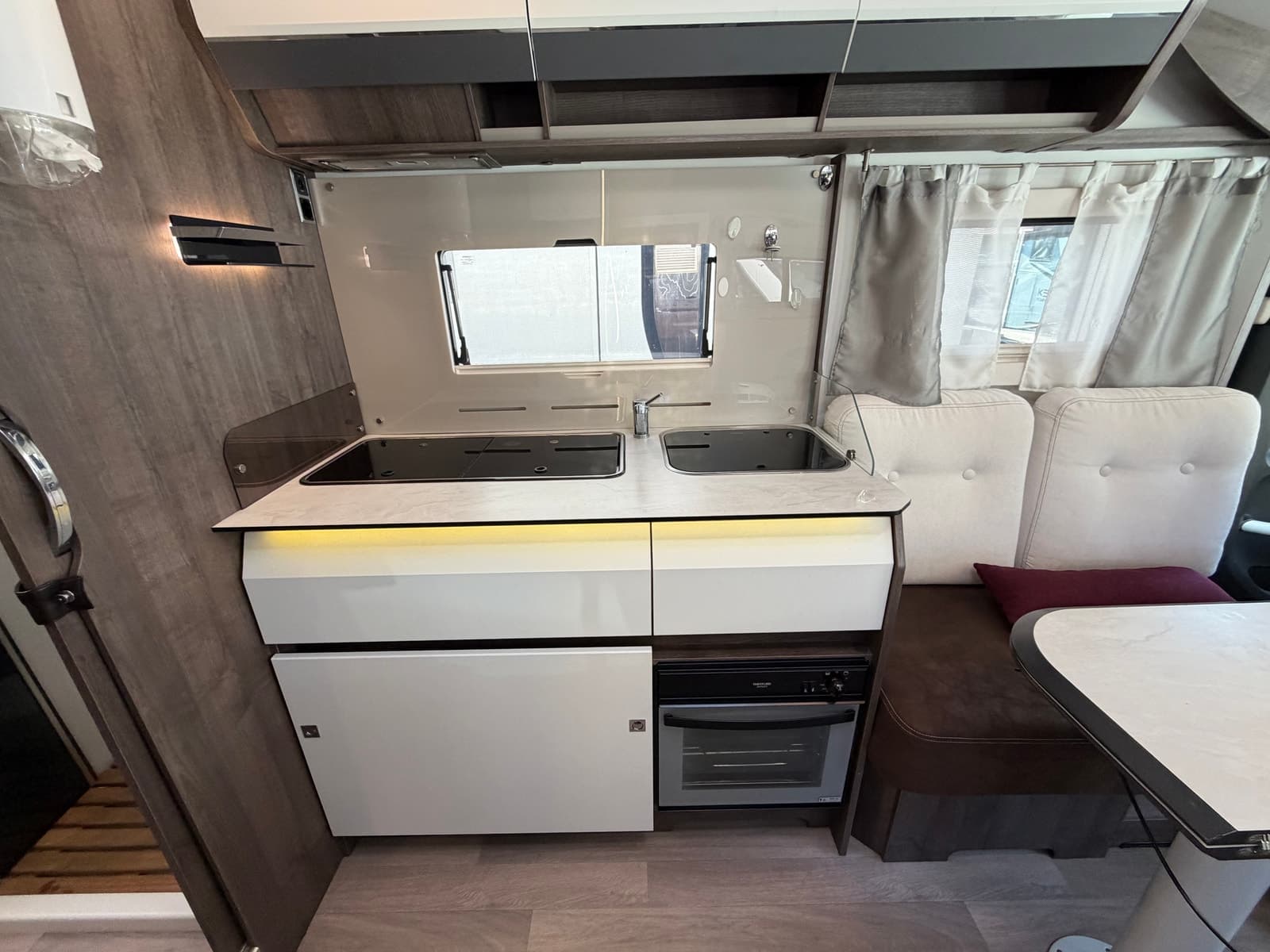Benimar Amphitryon 967 | Solcelle | Stekeovn | El.støttebein - thumbnail 11