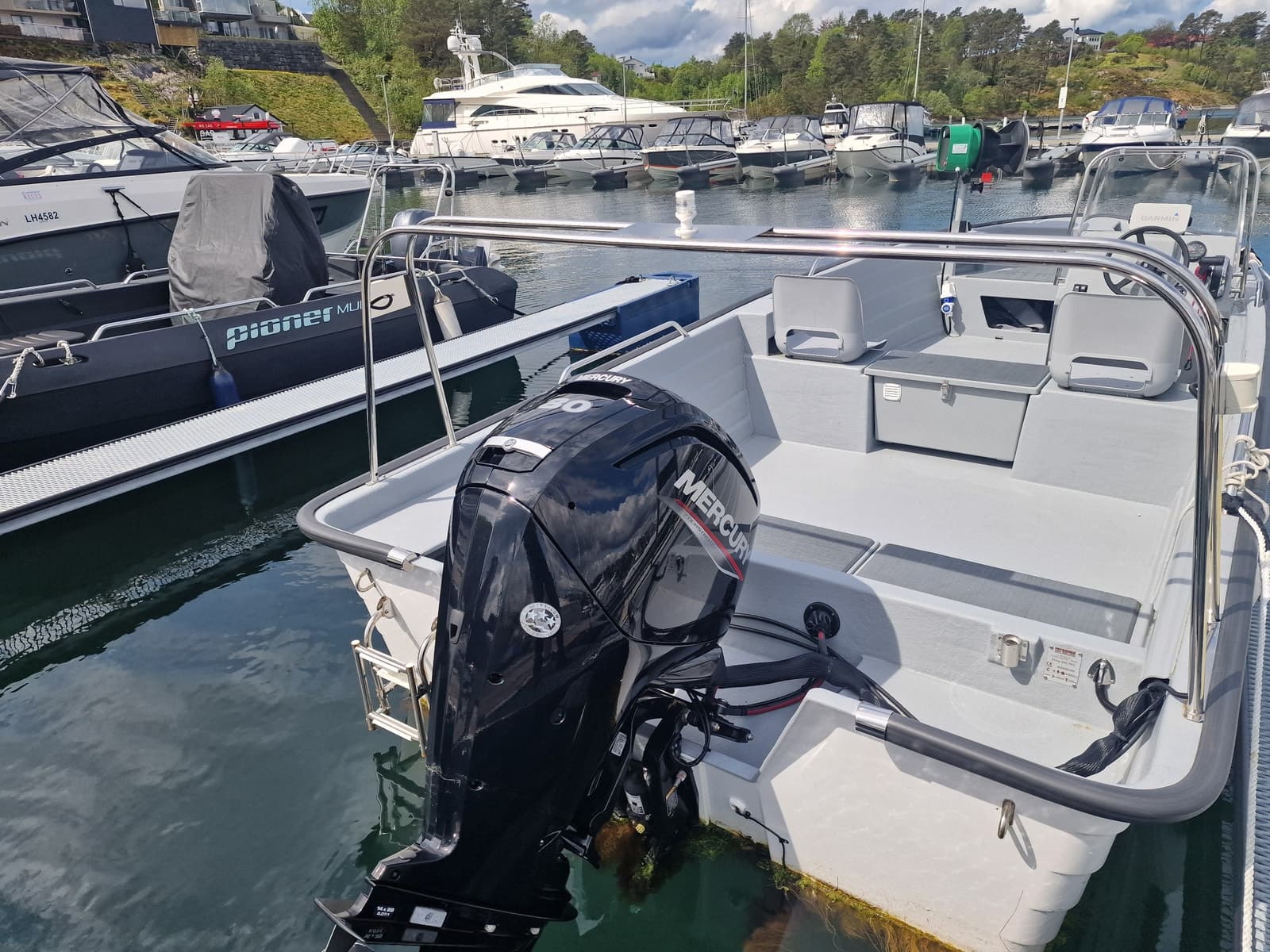 BM-148 Sting 600 Pro m Mercury 80 hk. Inkl teinehaler. Klar for fisketur. - thumbnail 10