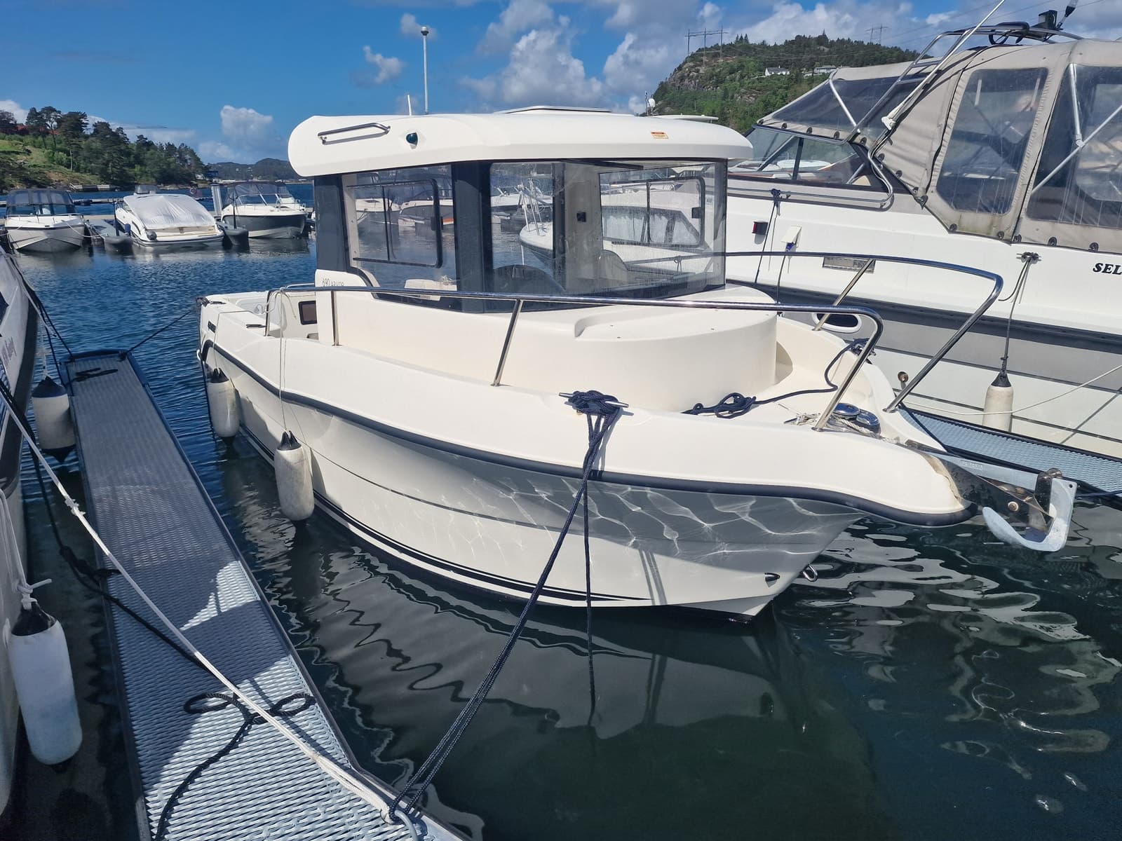 BM-152 Quicksilver Arvor 690 m helt ny Mercruiser 115 hk innenbords motor. - thumbnail 25