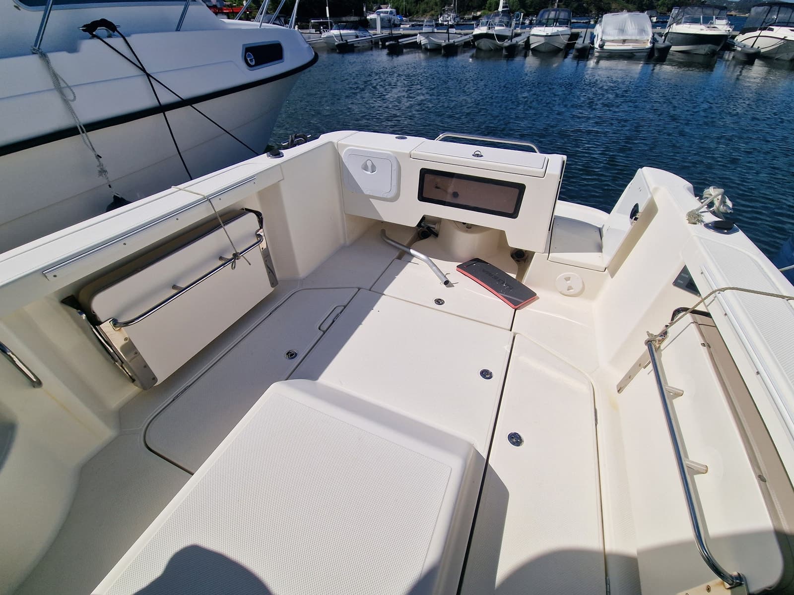 BM-152 Quicksilver Arvor 690 m helt ny Mercruiser 115 hk innenbords motor. - thumbnail 13