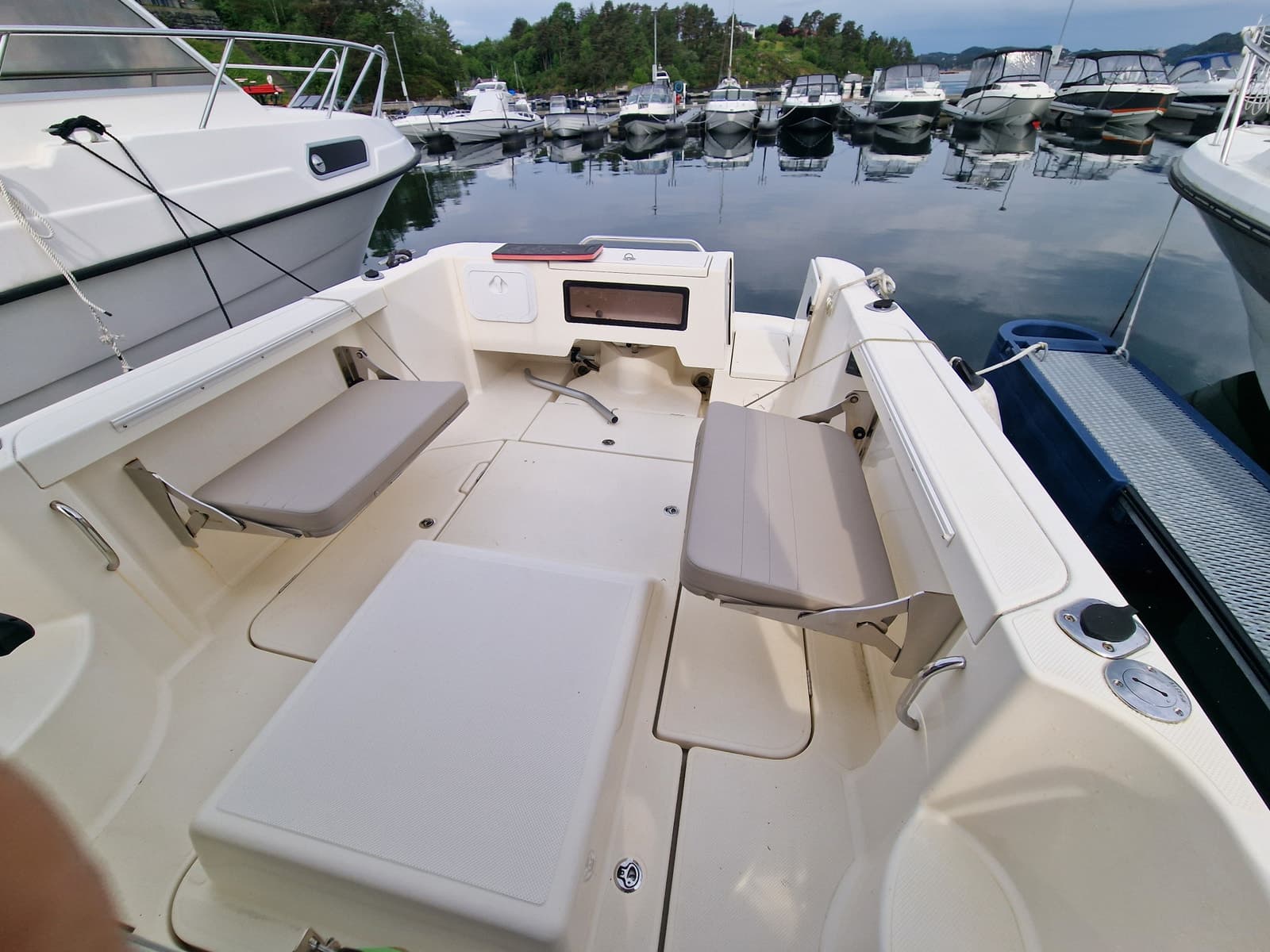 BM-152 Quicksilver Arvor 690 m helt ny Mercruiser 115 hk innenbords motor. - thumbnail 18