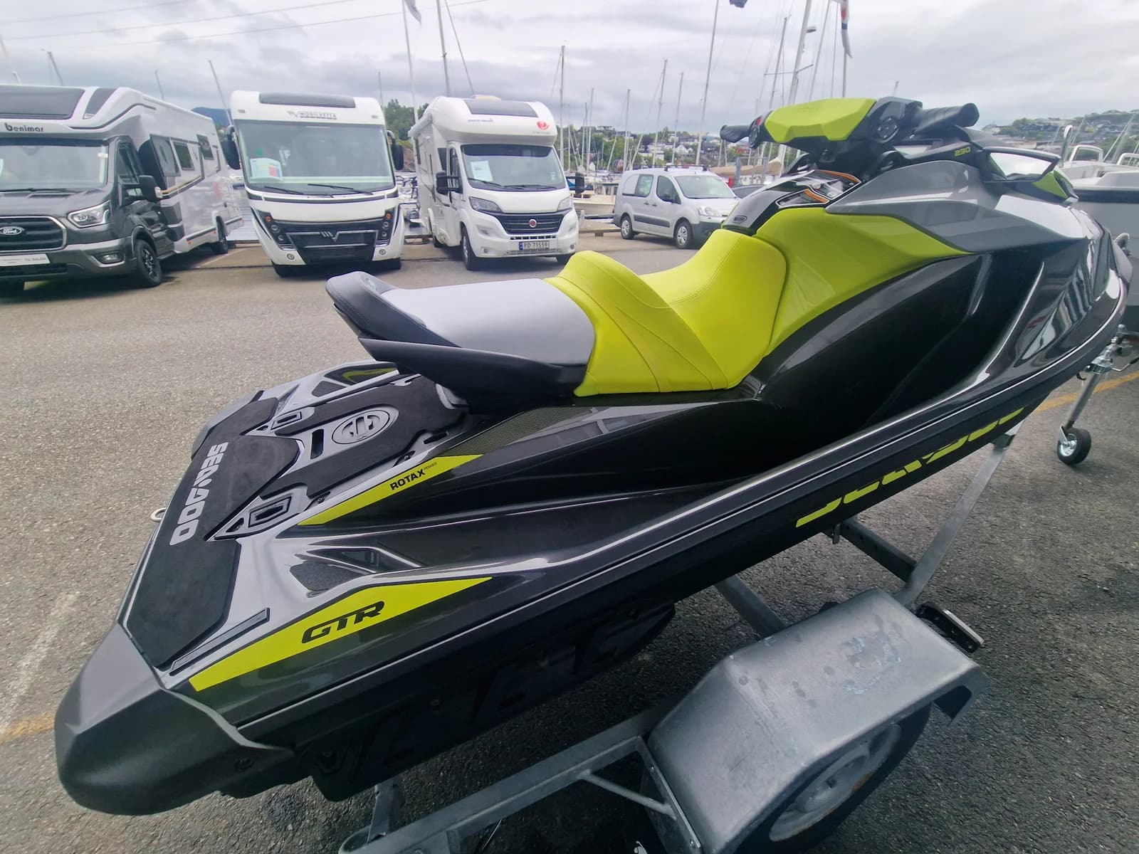 BM-166 SeaDoo GTR 230- Som ny, Gått kun 12 timer. Med tilhenger