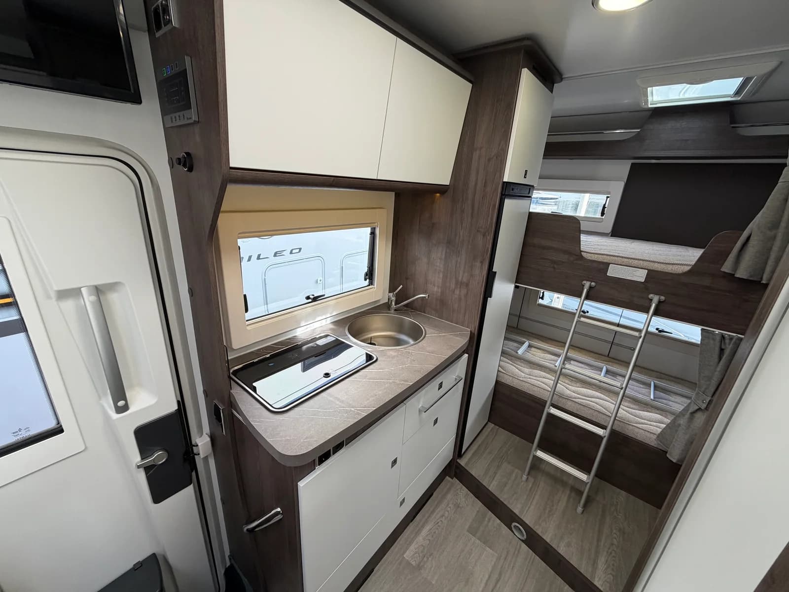 Benimar Sport 324 UP | Solcelle | TV | Webasto | Reg for 6 - thumbnail 16