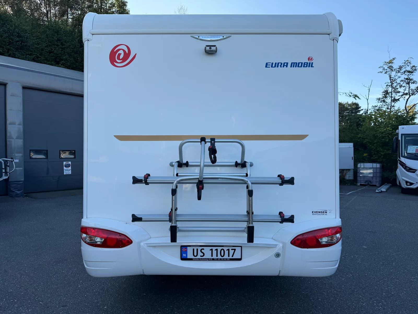 Eura Mobil IL 720 QB | AC i bodel | 12 mnd garanti | Solcelle | Lithium | Automat - thumbnail 5