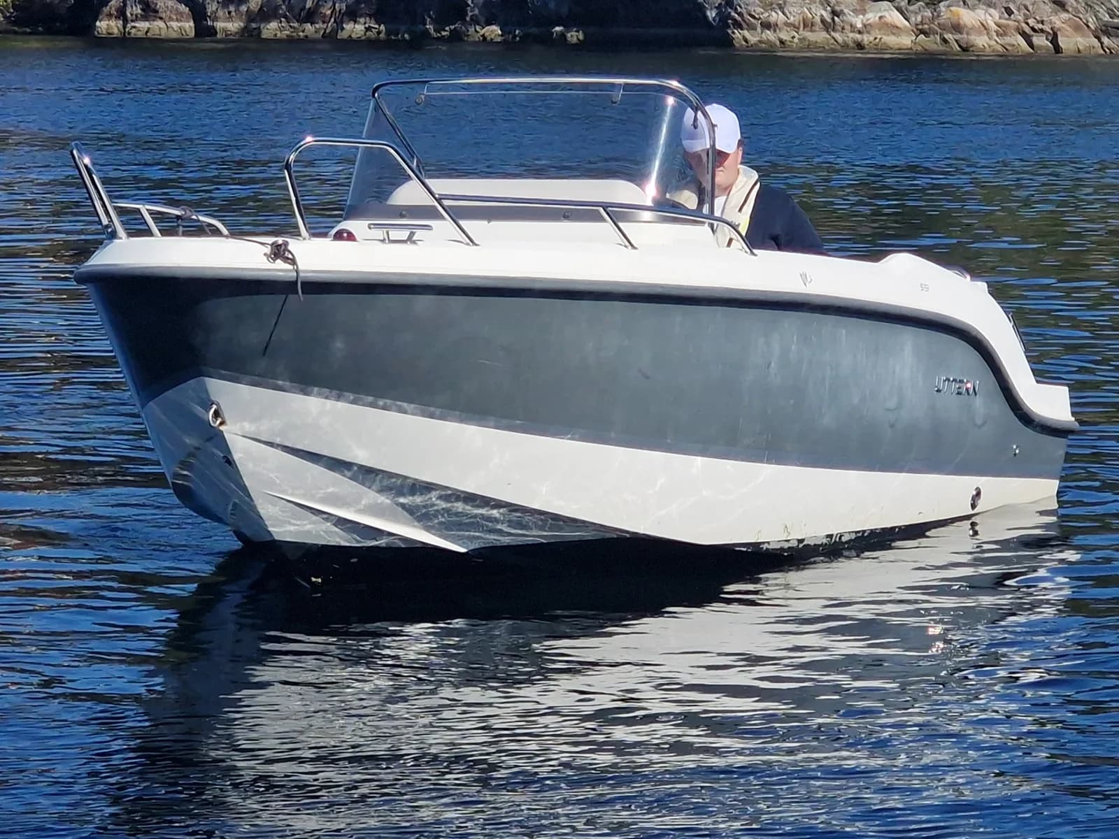 BM-177 UTTERN S51 M/ F80 EFI-140 timer- Praktisk båt til fiske og  fritid. - thumbnail 3