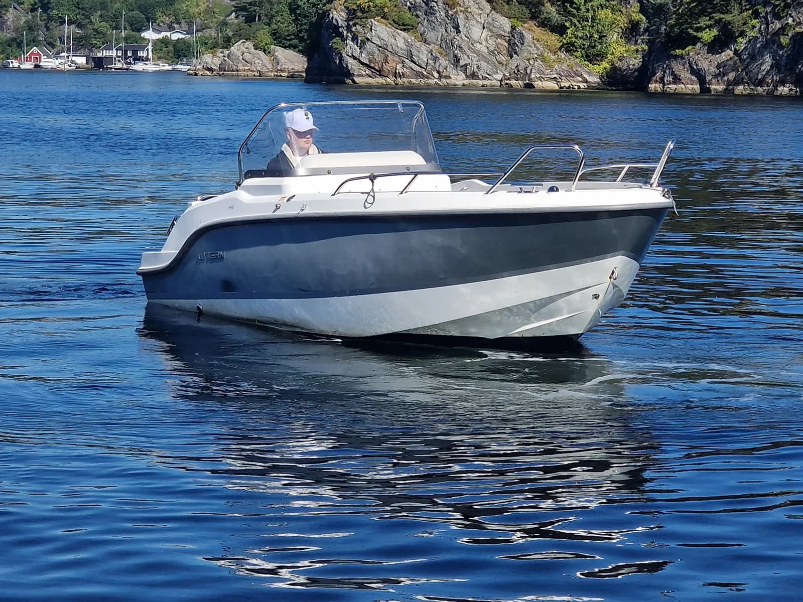 BM-177 UTTERN S51 M/ F80 EFI-140 timer- Praktisk båt til fiske og  fritid. - thumbnail 16