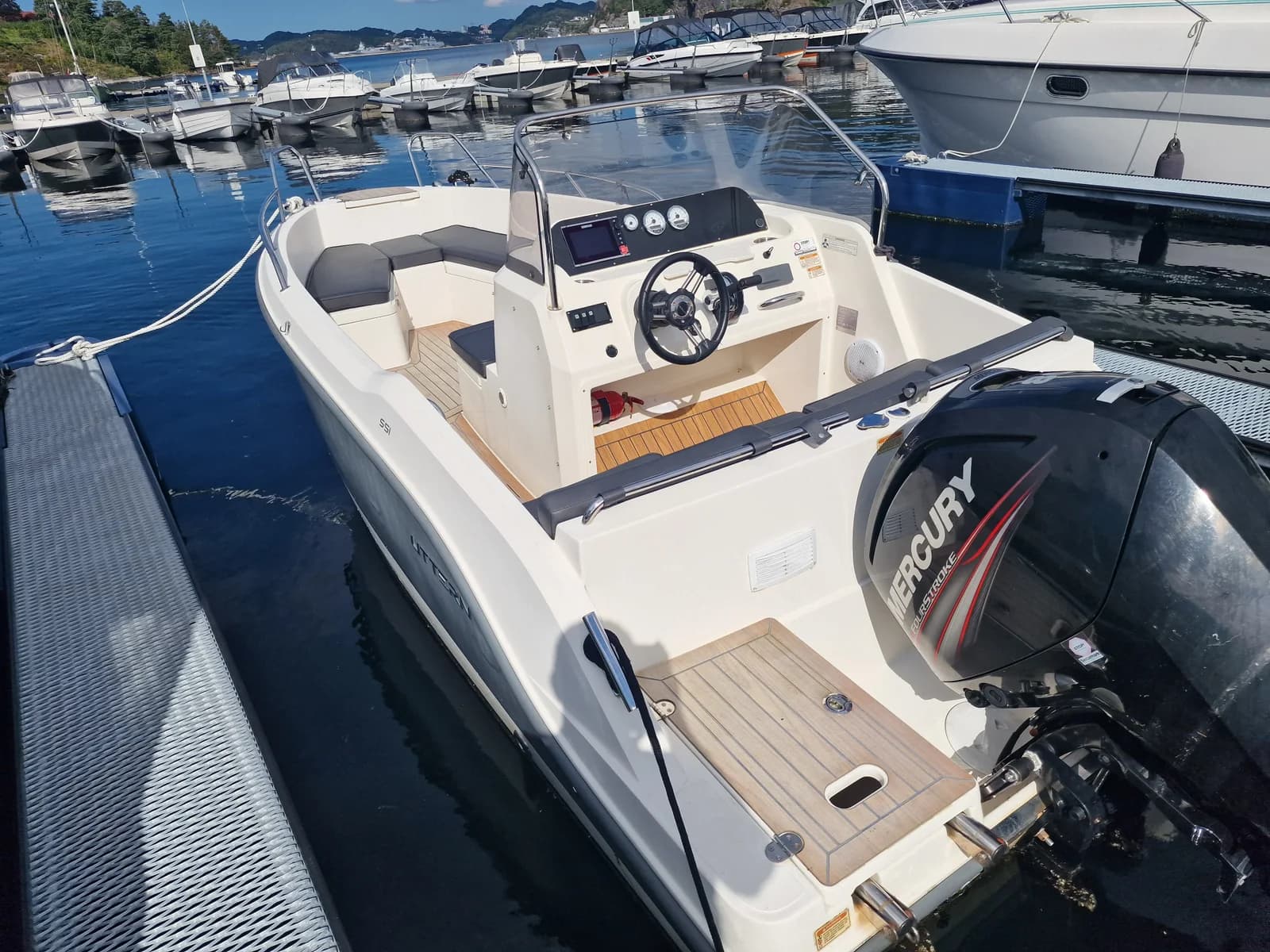 BM-177 UTTERN S51 M/ F80 EFI-140 timer- Praktisk båt til fiske og  fritid. - thumbnail 7