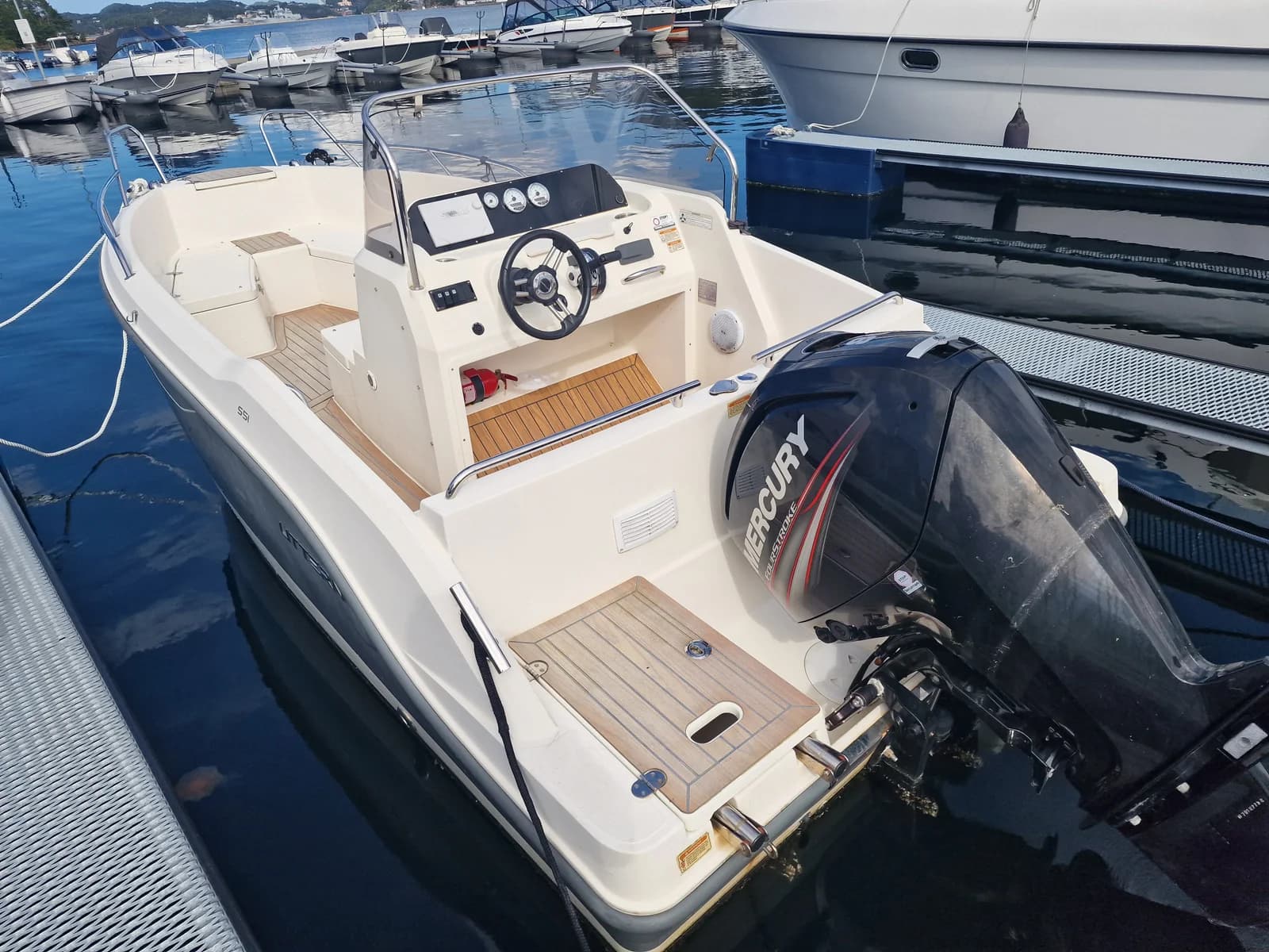 BM-177 UTTERN S51 M/ F80 EFI-140 timer- Praktisk båt til fiske og  fritid. - thumbnail 12