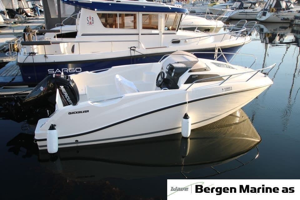 QUICKSILVER 555 CABIN m/ MERCURY F115 HK UNDER 50 TIMER – 2 ÅRS GARANTI