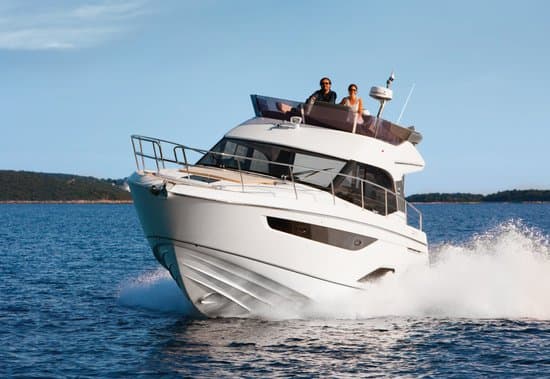 Bavaria R40 Fly